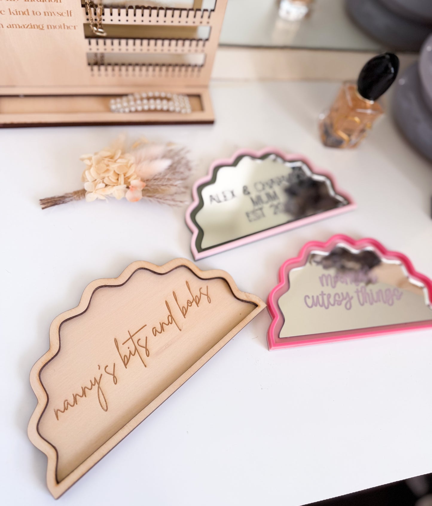 Wavey trinket trays