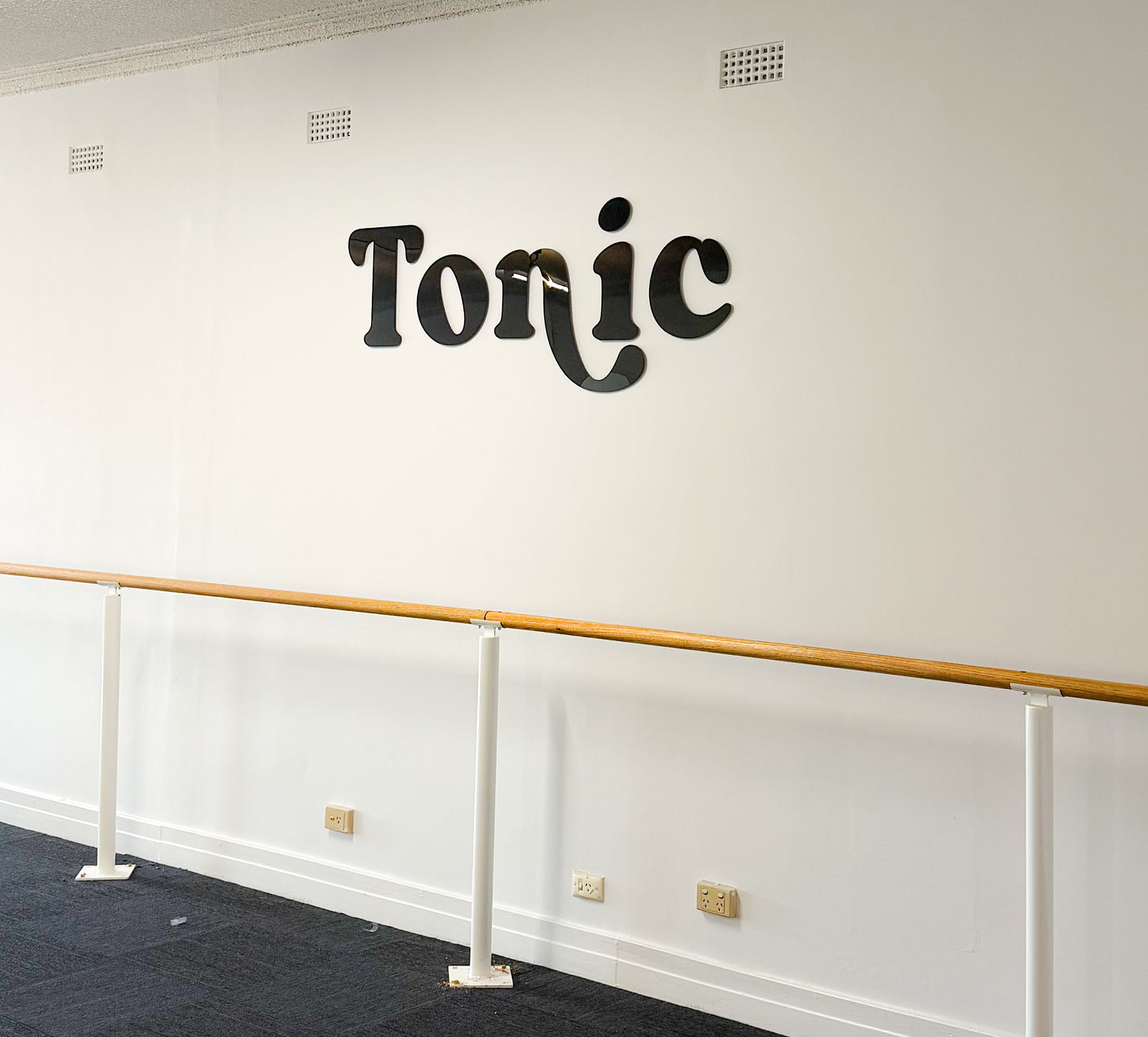 Single Layer Buisness Signage