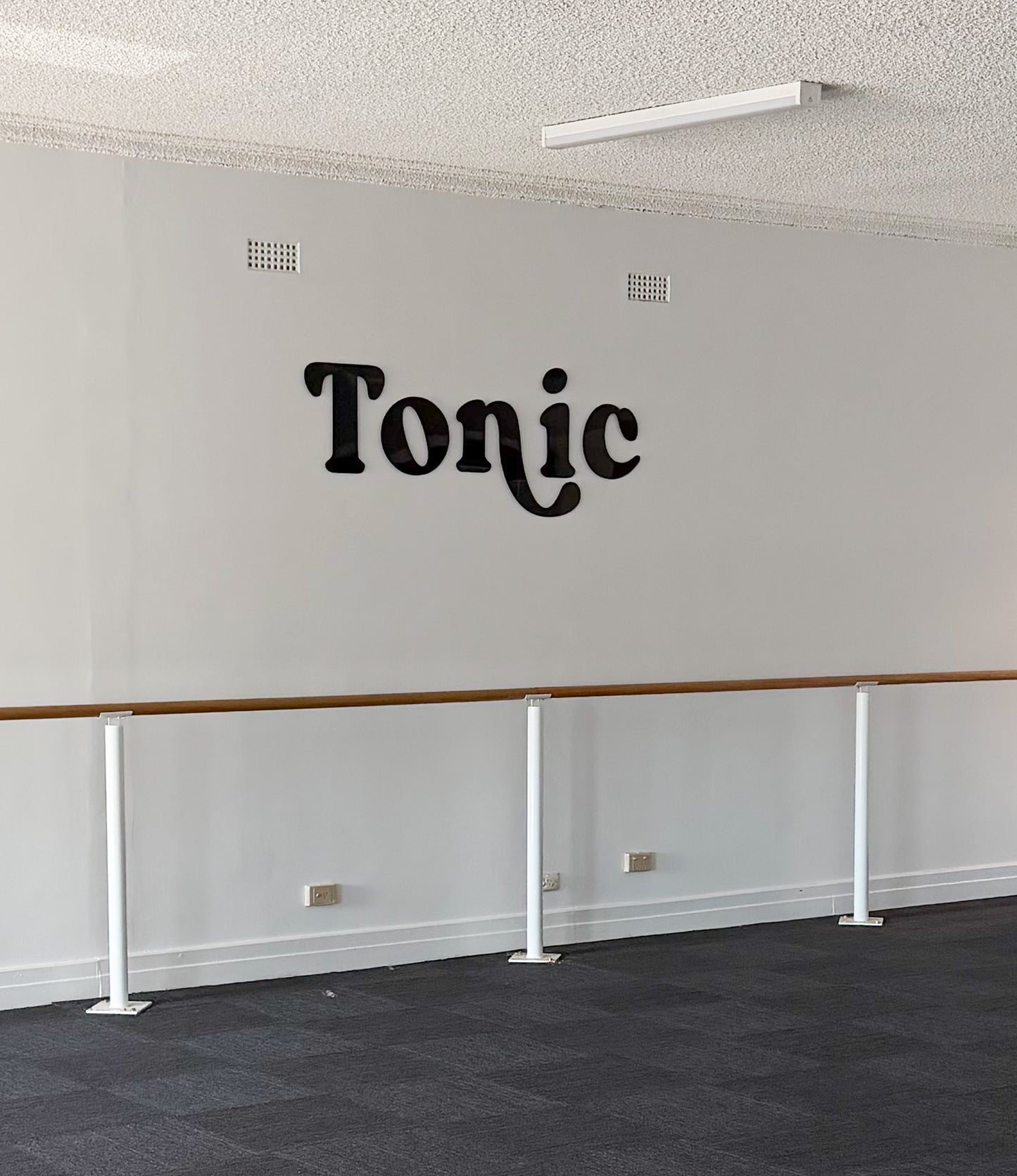Single Layer Buisness Signage