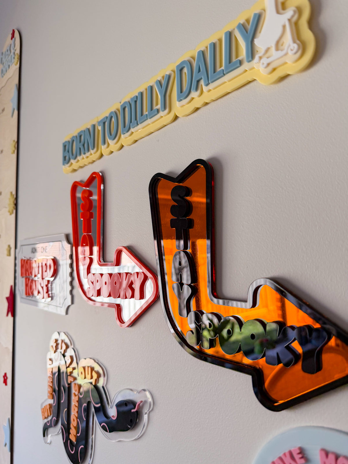 Stay Spooky Retro Arrow Sign