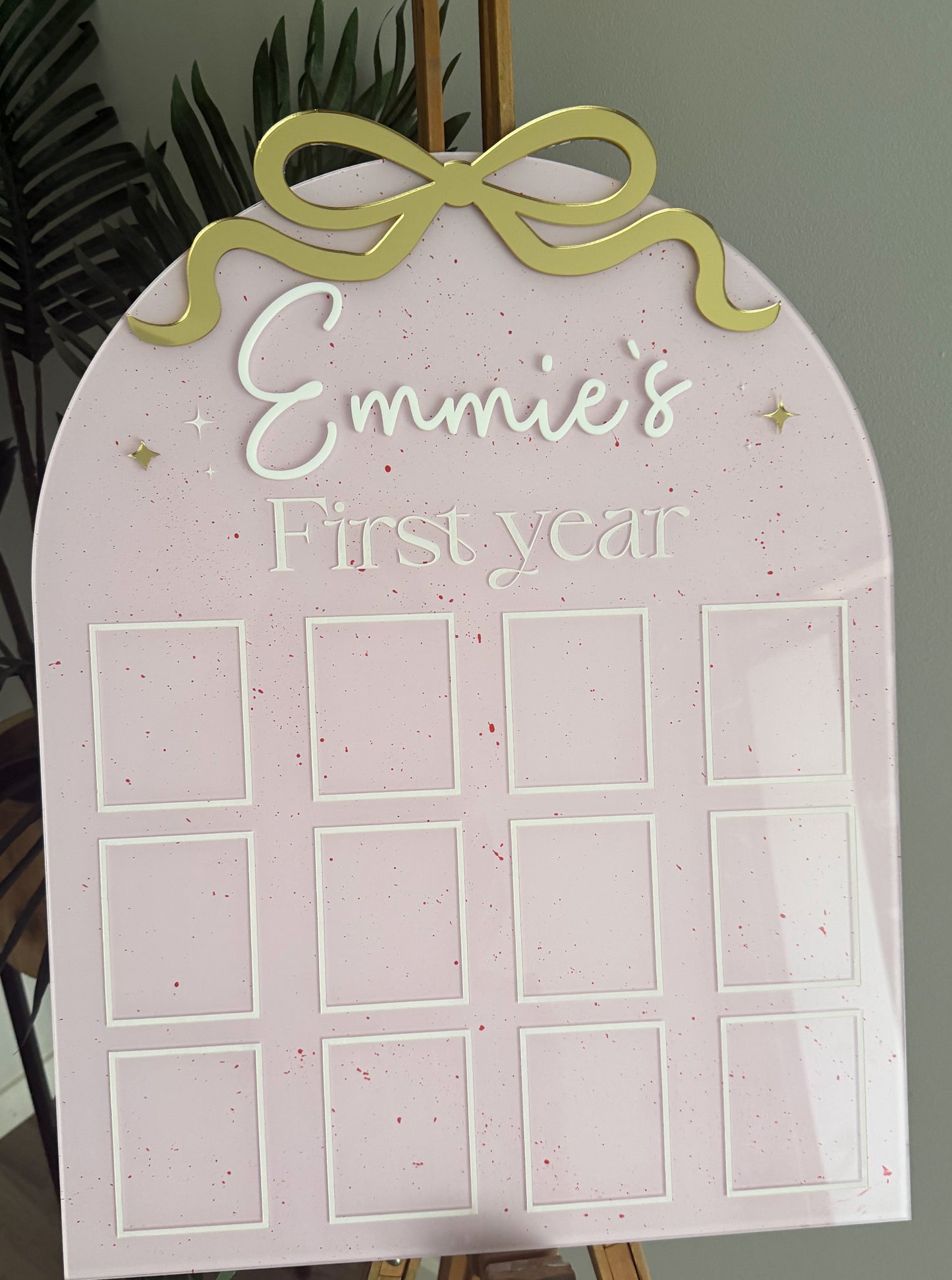 Bow Birthday Photo Board