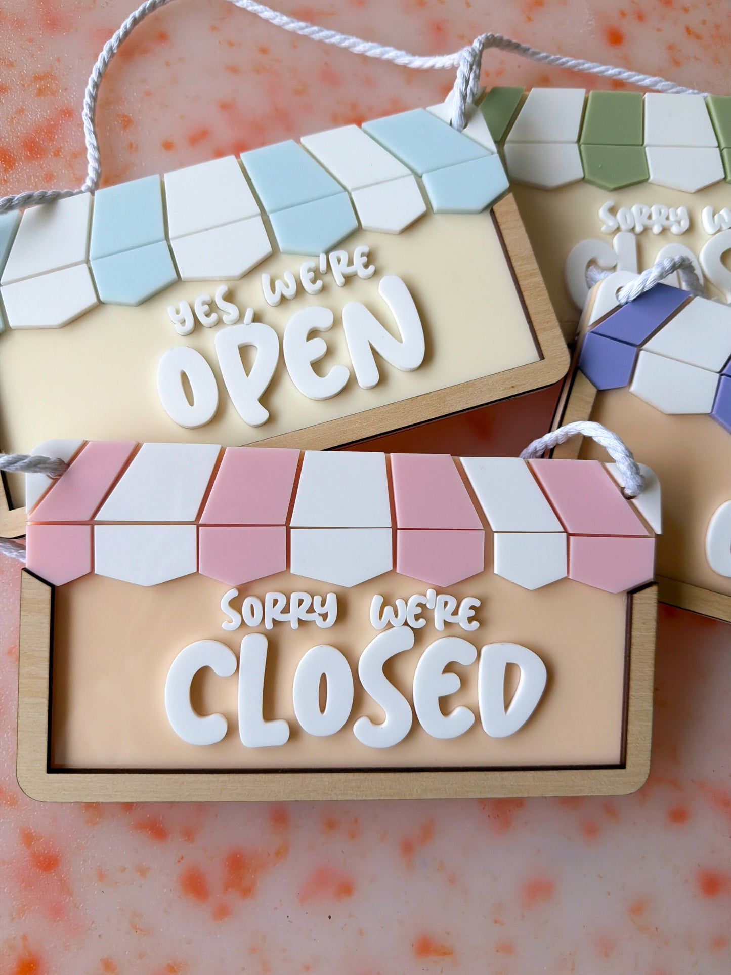 Kid's cafe open and close sign