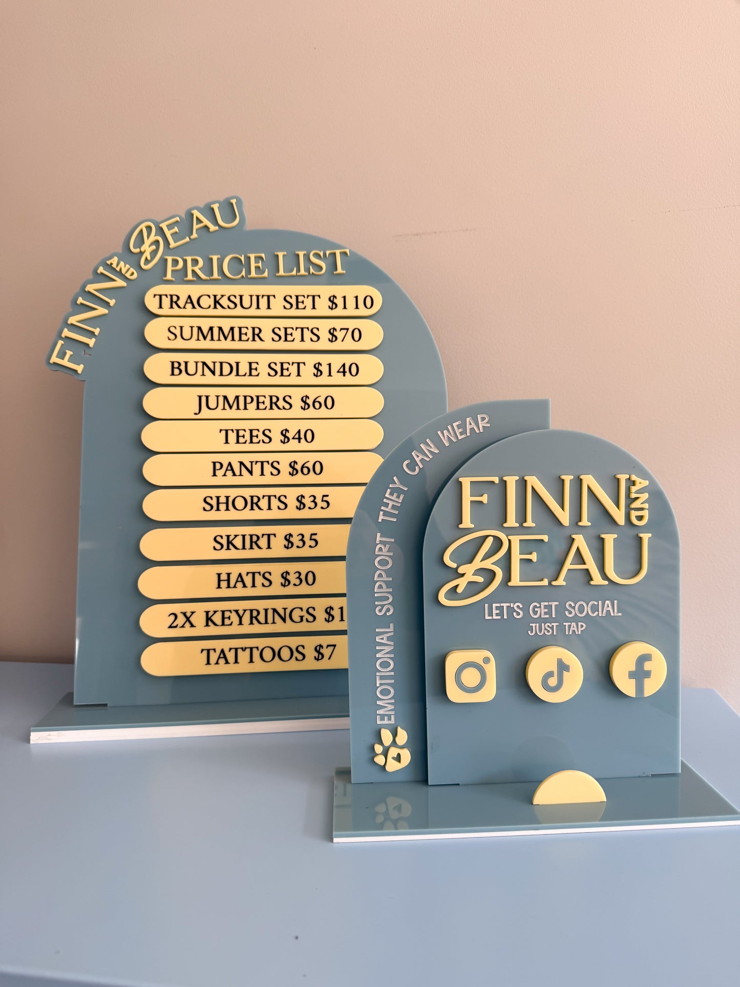 Luxe NFC Social Media Stand