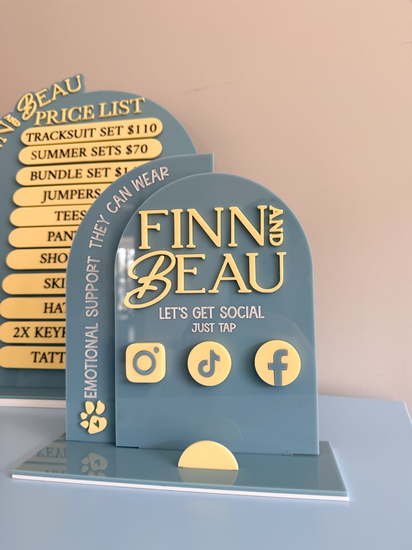 Luxe NFC Social Media Stand