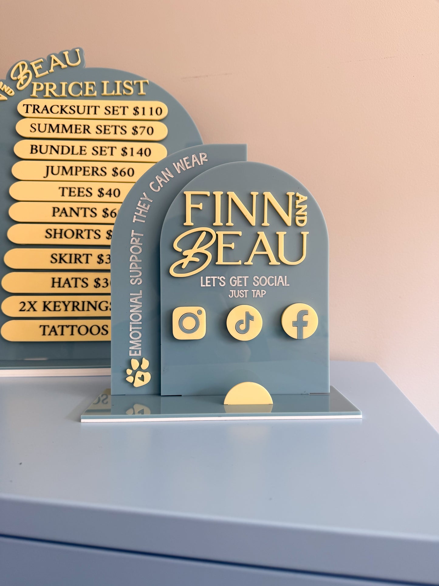 Luxe NFC Social Media Stand