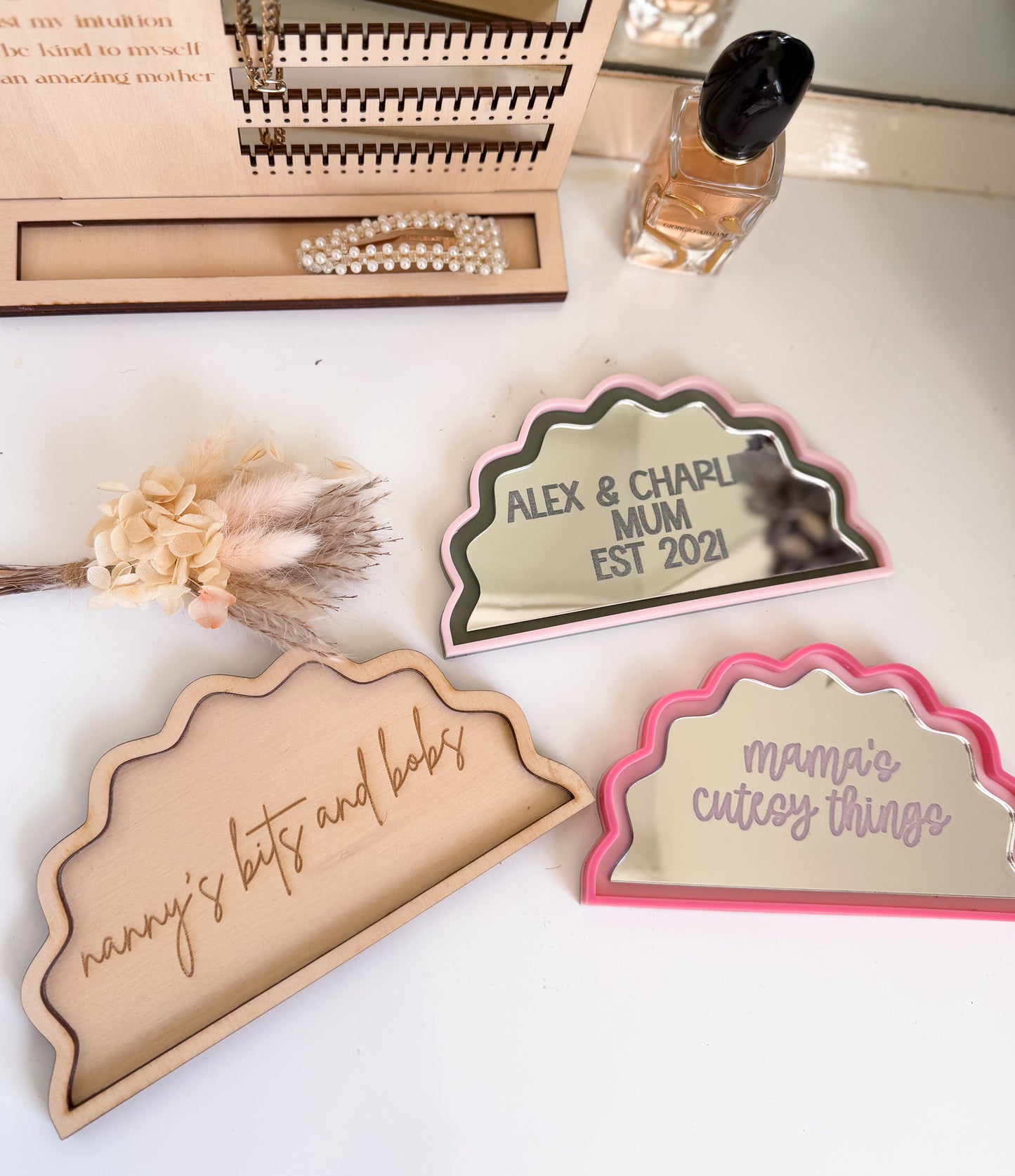 Wavey trinket trays