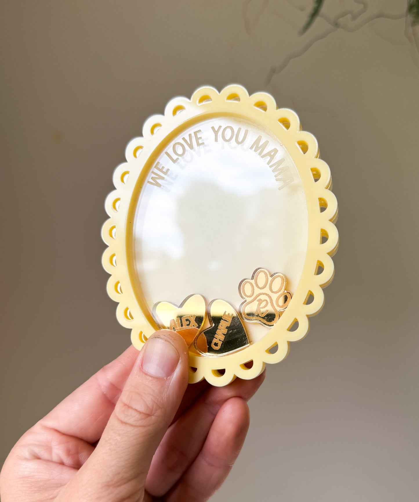 Shaker keepsake magnets